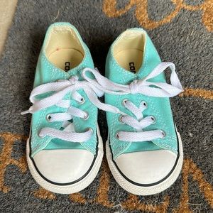 Converse sz 6 toddler